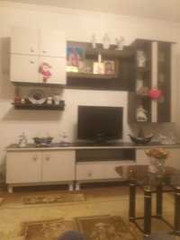 Inchiriez sau vind apartament cu 3 camere  etaj 2 central