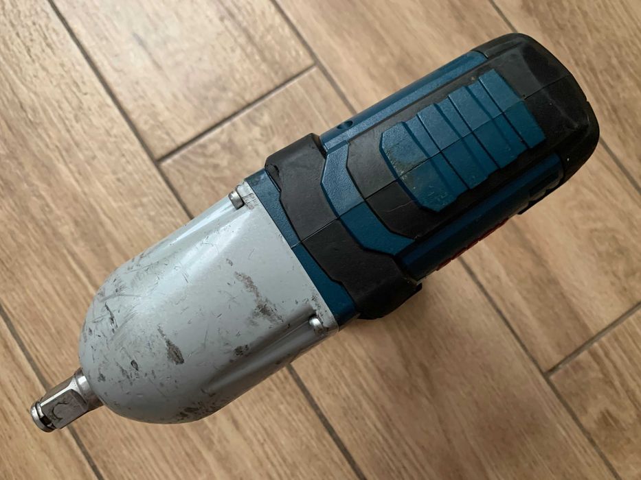 Pisrol impact BOSCH GDS 18V-LI HT_cuplu 650 Nm_Made in USA_impecabil