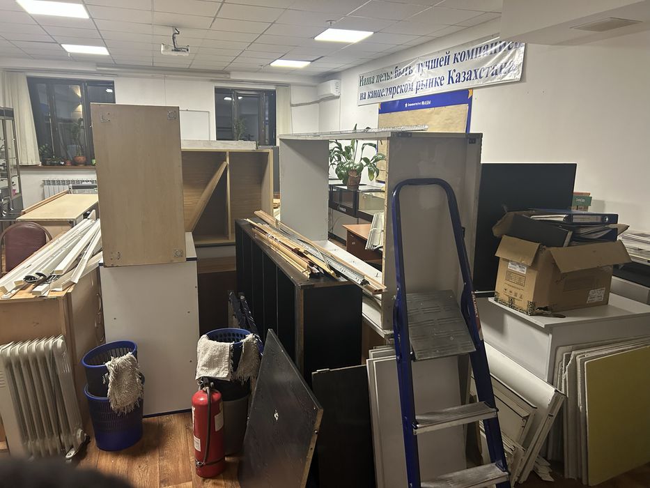 Продаем Офисную Мебель б/у