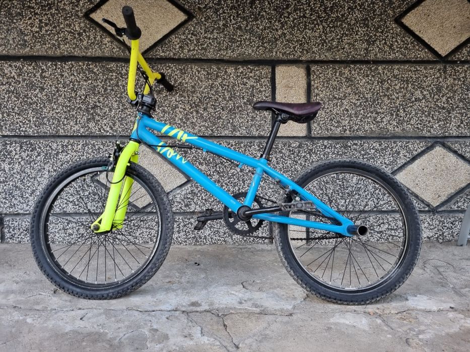 BMX велосипед жълто - син