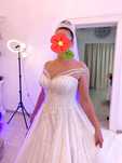 Rochie de mireasă cu pietricele