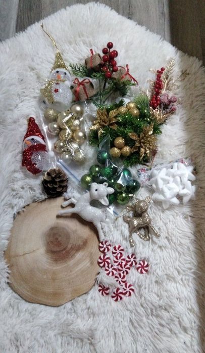 Lot cu tot ce este in poză 

Preț vânzare - 78 lei
Partea voastră - 1