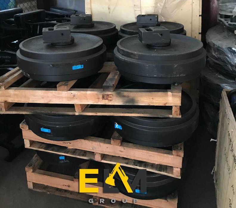 Ленивец (ролик) натяжитель цепи звездочка Komatsu Cat Hitachi