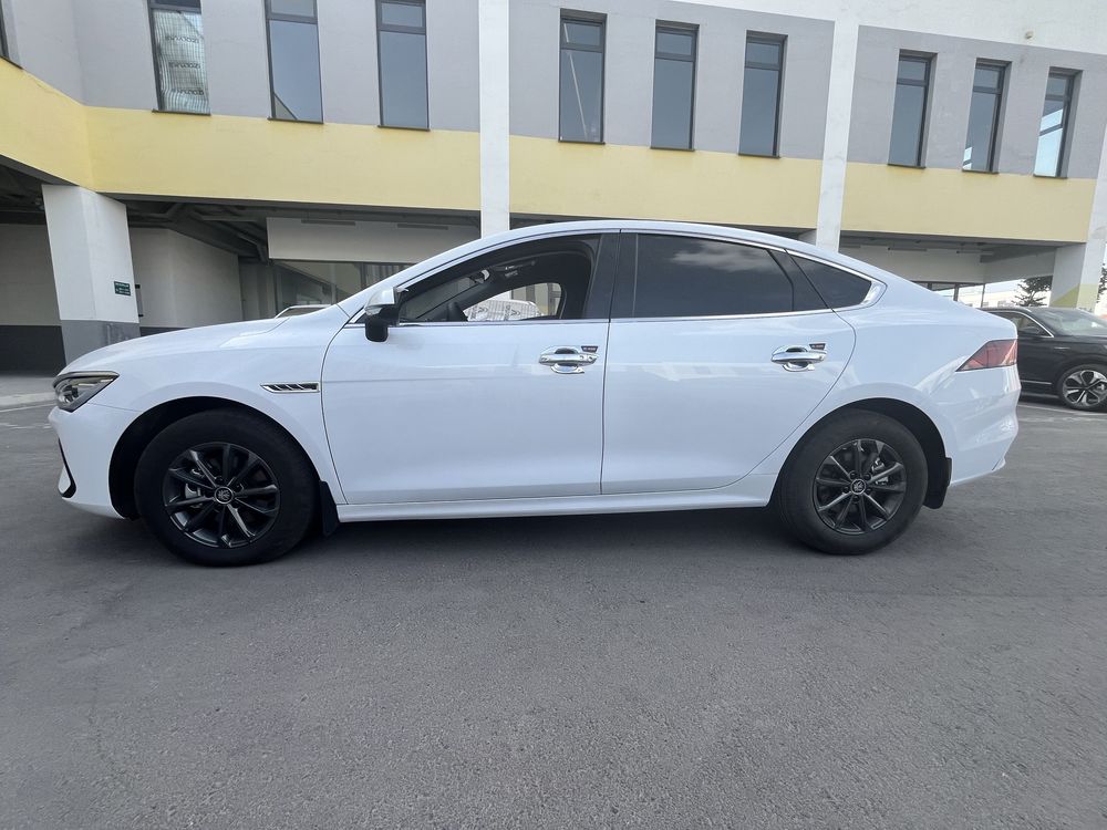 BYD Qin plus. 1 позиция 2023 год