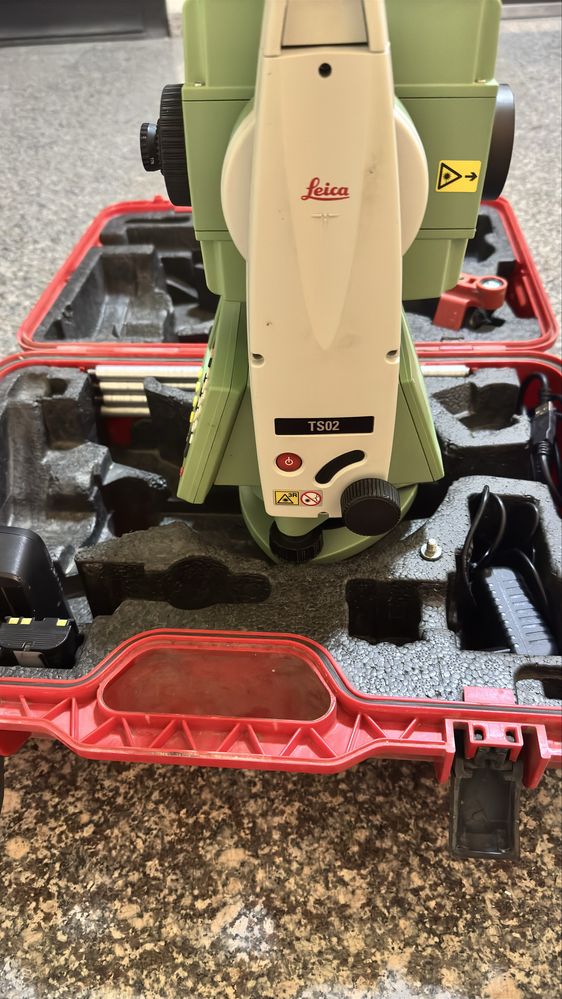 Тахеометр Leica Ts02