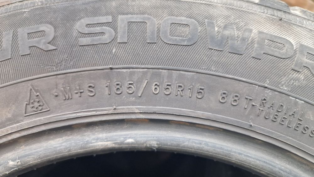 Продавам 4 зимни гуми Нокиан  185, 65,15