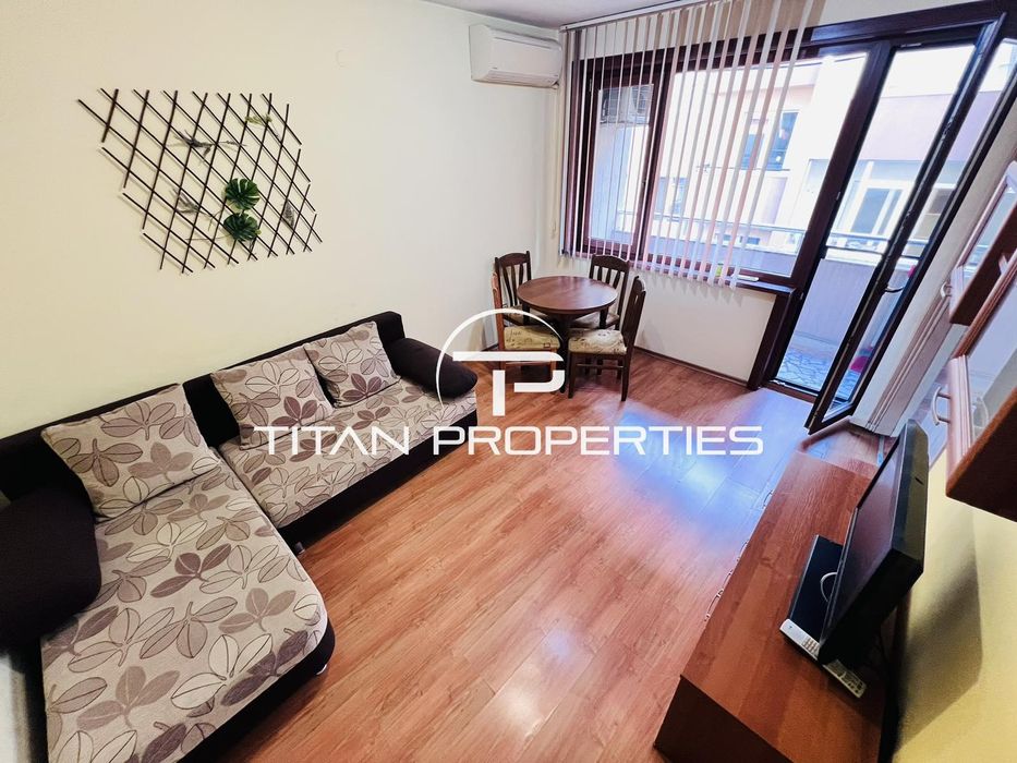 Дава се под наем Двустаен апартамент в Бургас, Център - 62 кв.м за 408 € - Снимка #2