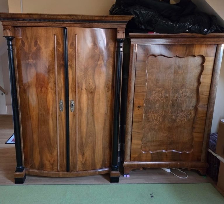 Vand 2 dulapuri de colecție reconditionate