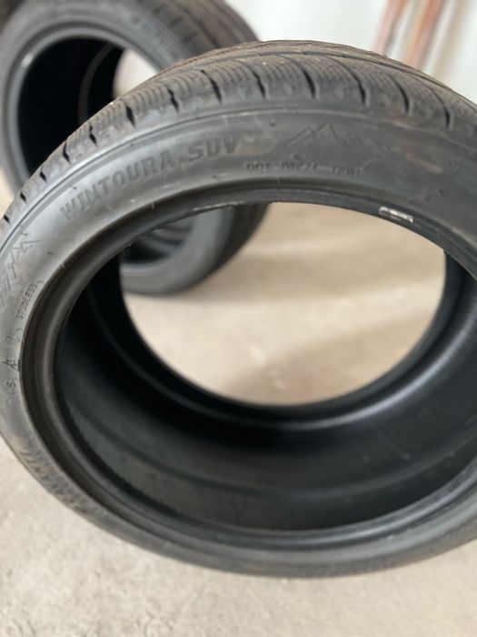 Anvelope de iarna  2x 275/40/R20 si 1 buc 315/35/R20 Kumho DOT 2020