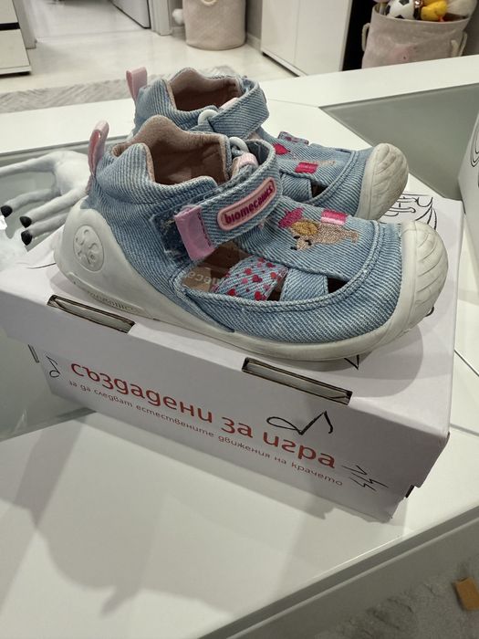 Продавам сандали biomecanics