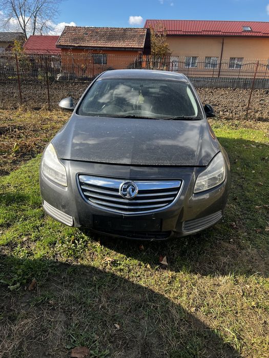 Dezmembrez opel insignia 2012 2,0 diesel