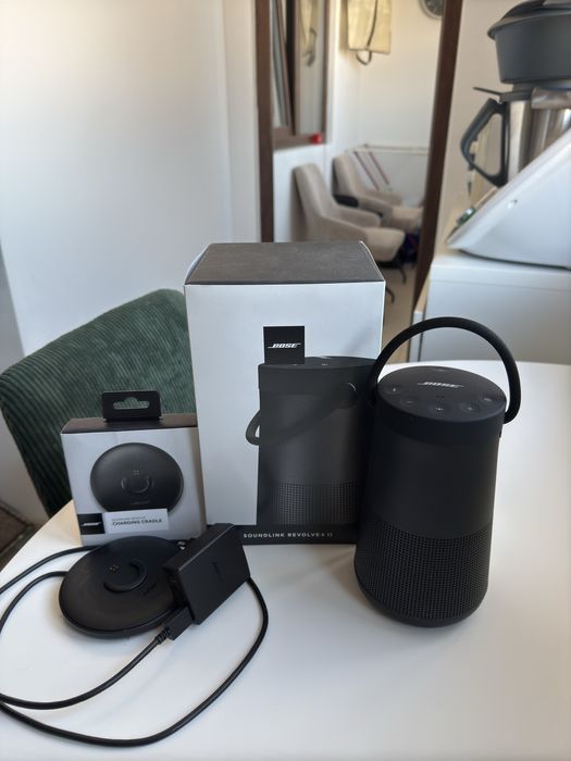 Bose Soundlink Revolve + II si Bose Charging Cradle