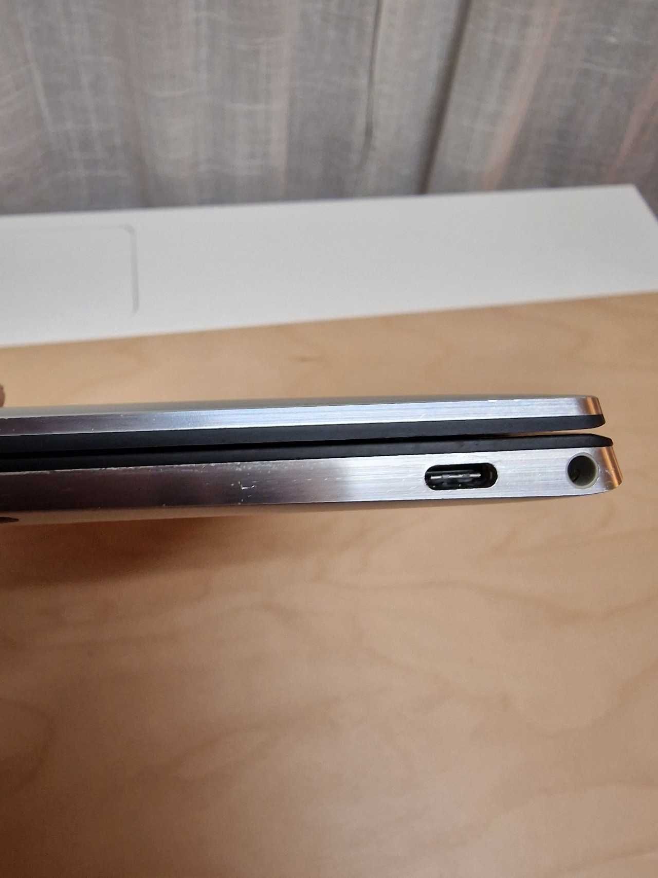 Dell XPS 13 9310, i7-1185G7, 16GB RAM, 1TB SSD Bundle (+ Dock and KB)
