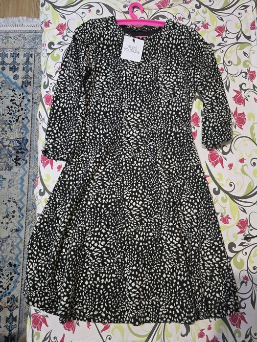 Платья в отличном состоянии,  первое новое