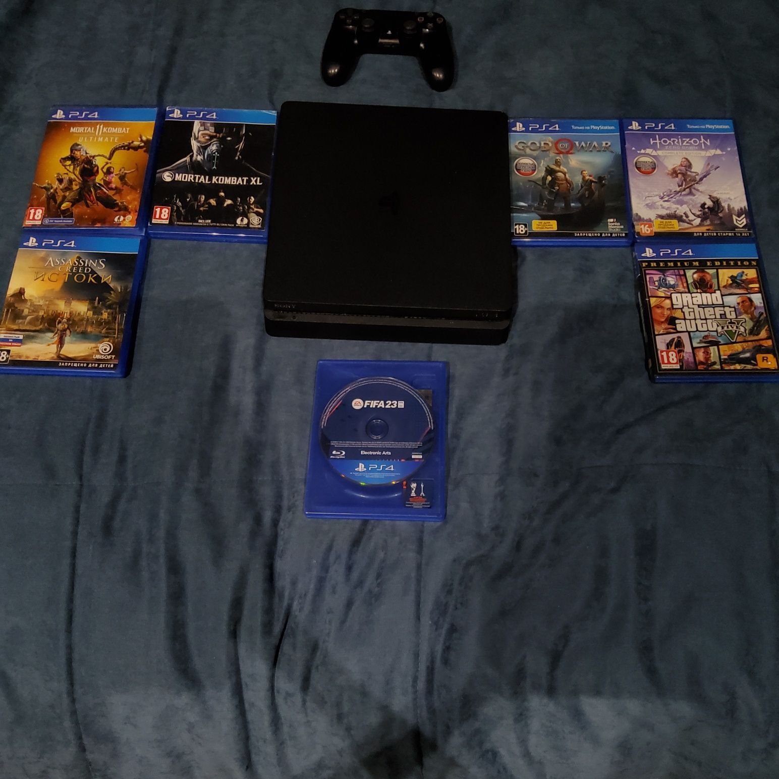Playstation 4 с играми и 1 джойстиком