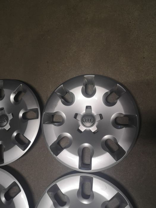 Продавам 4 бр Оригинални Тасове за Ауди 5x100 15 цола и 5x112 15 цола