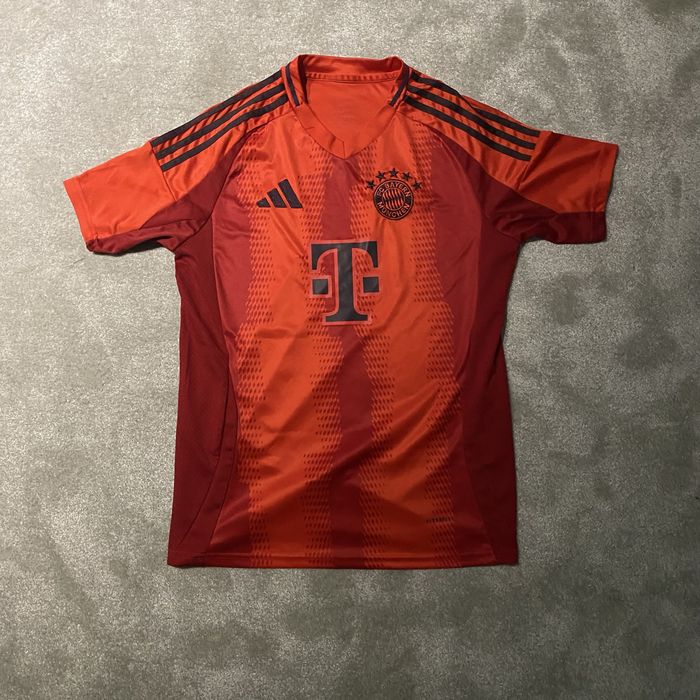 Tricou FC Bayern München – mărimea M