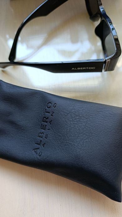 Очки солнцезащитные черные