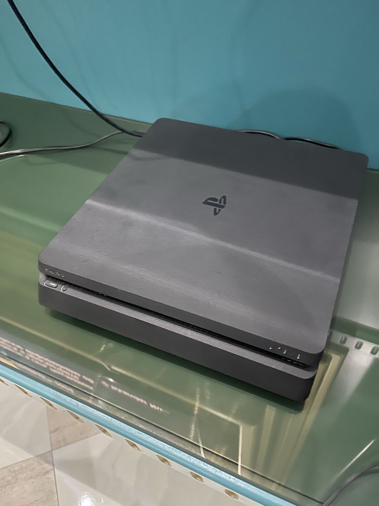 Playstation 4 slim