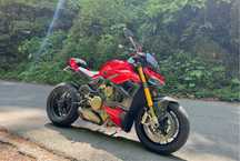 Ducati streetfighter v4s 220cp