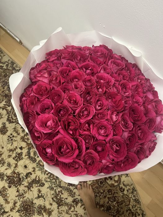 101 роза 80см подарили ночью