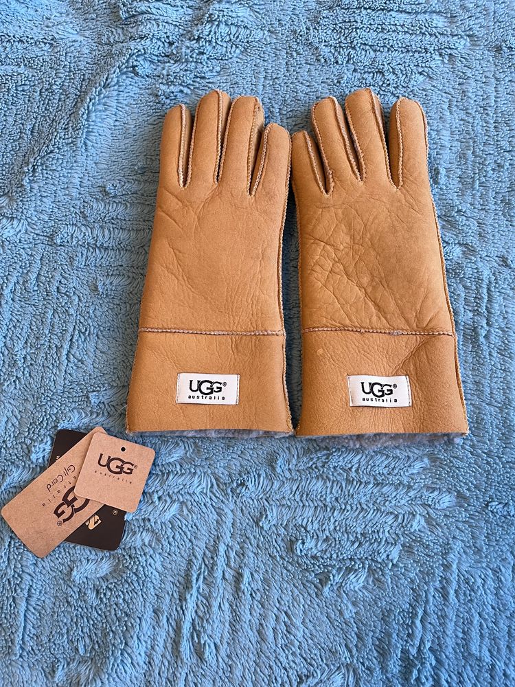 Дамски ръкавици UGG xs нови