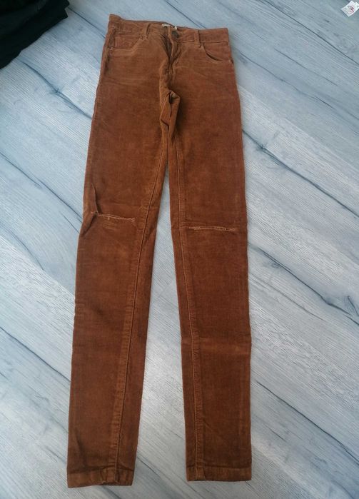 Pantaloni Bershka raiat xxs