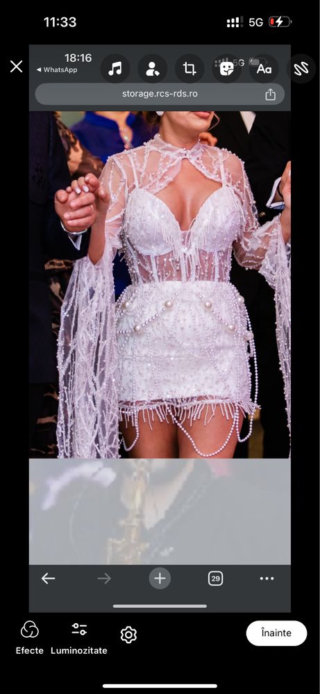 Rochie alba mireasa cununie scurta perle pene