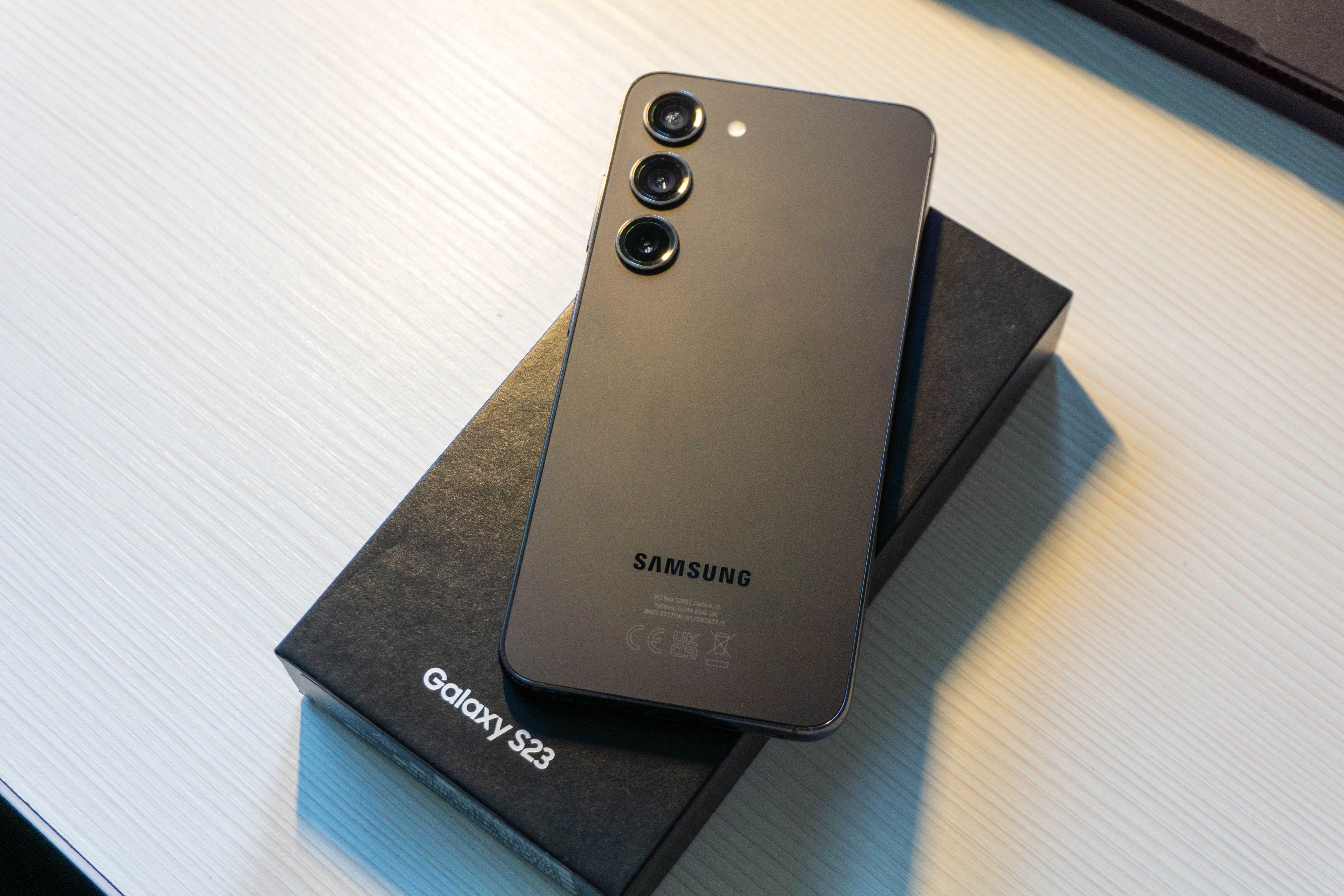 Samsung Galaxy s23 256 Gb Garantie 4 ani Asigurare