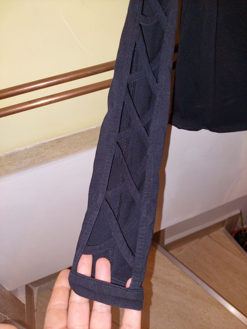 Bluza neagra material elastic    XS