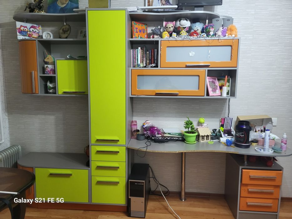 Продам учебную зону для школьника,в отличном состоянии.