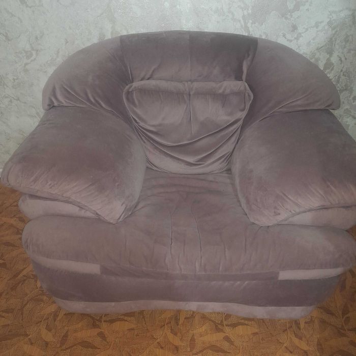 Диван раскладной и 2 кресла