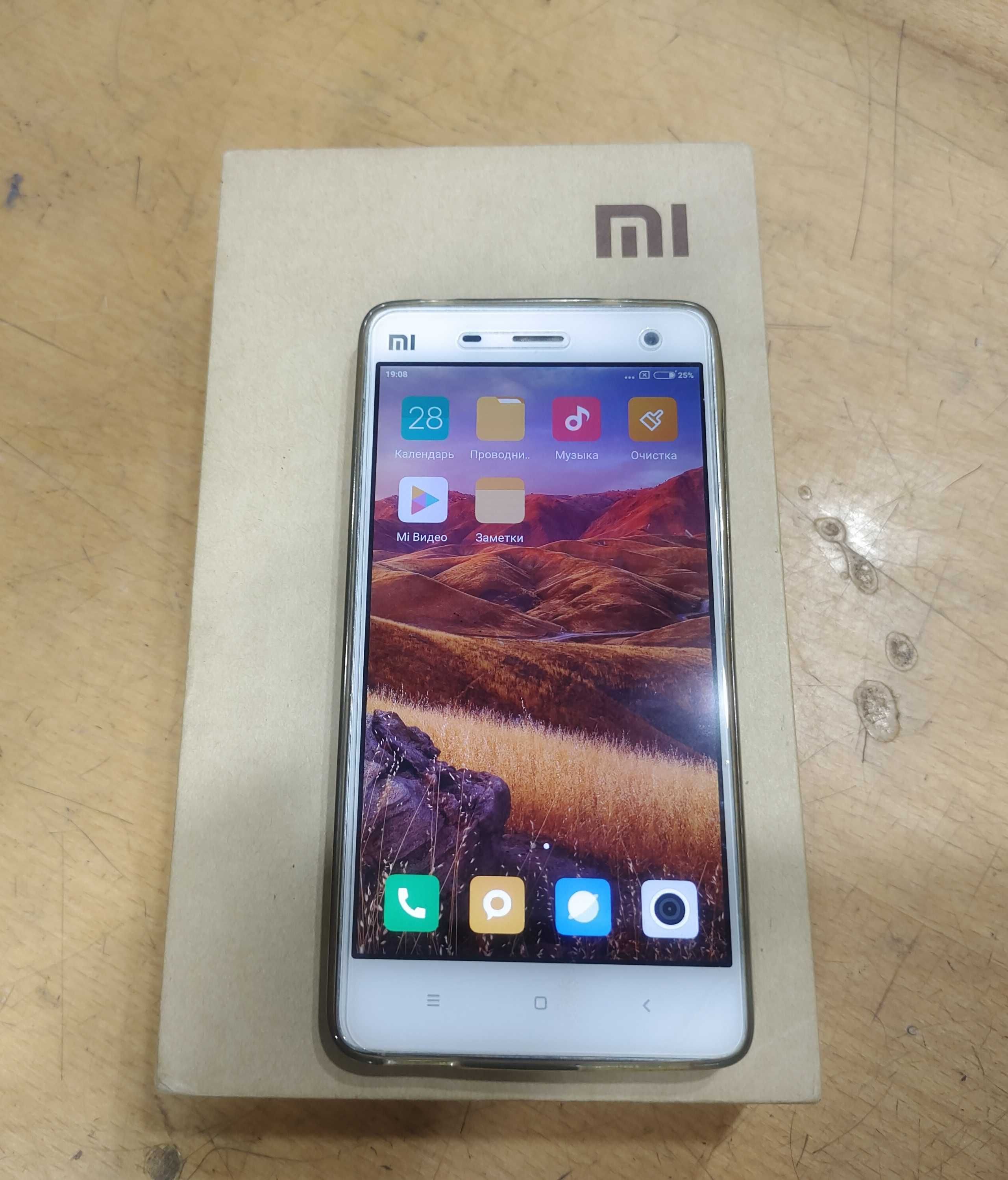 Смартфон Xiaomi Mi 4