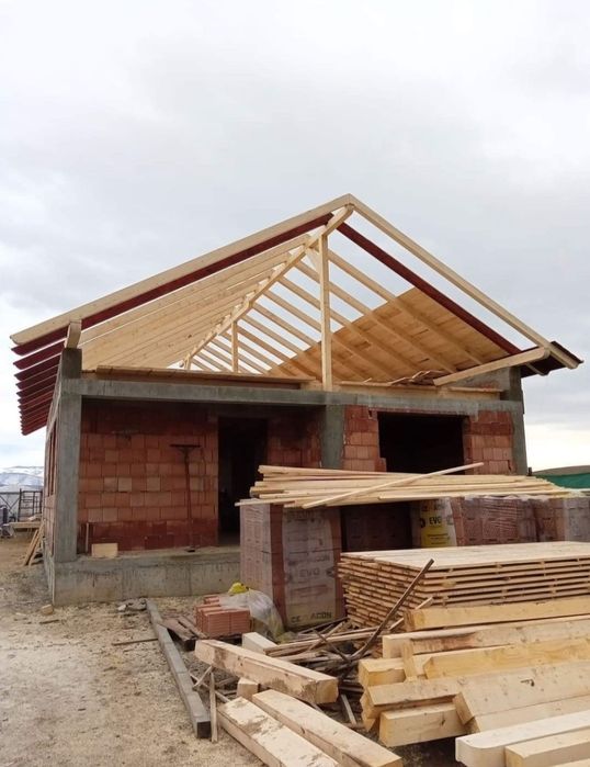 Executam acoperisur tigla metalica si ceramica reparatii si montaj