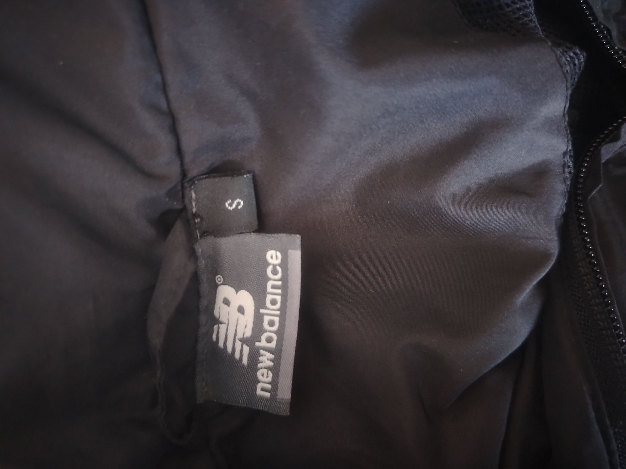 New Balance яке ветровка