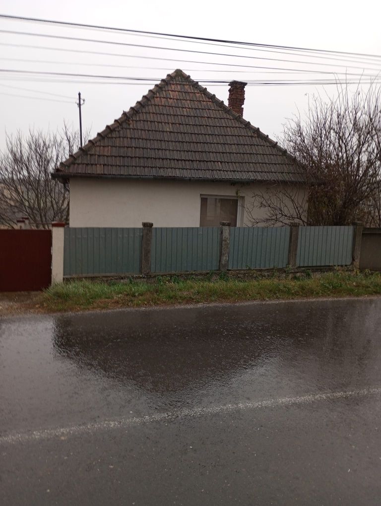 Teren cu casa si utilitati