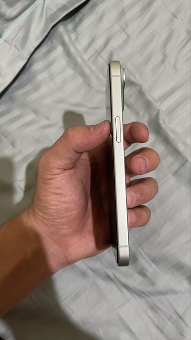 Iphone 15 mentoloviy svet