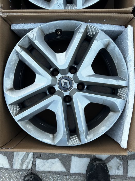Vand set 4 jante 16” cu capace originale Renault Megane 4