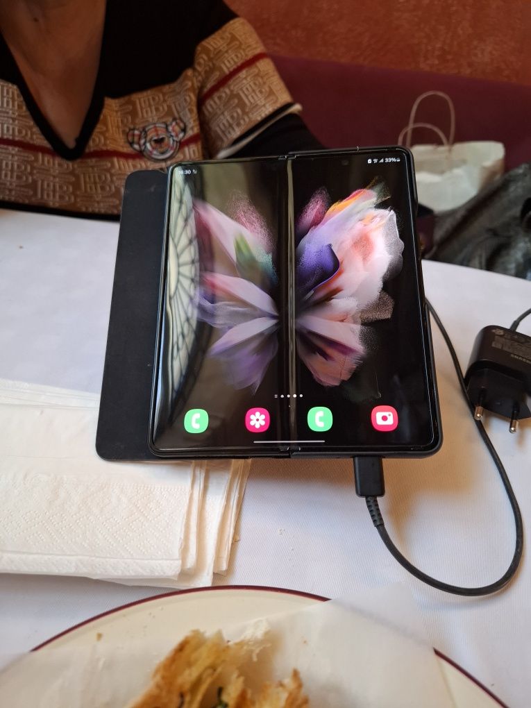 Samsung Z Fold 4