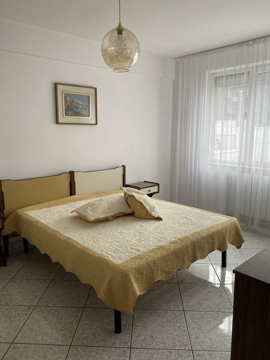 Inchiriez apartament