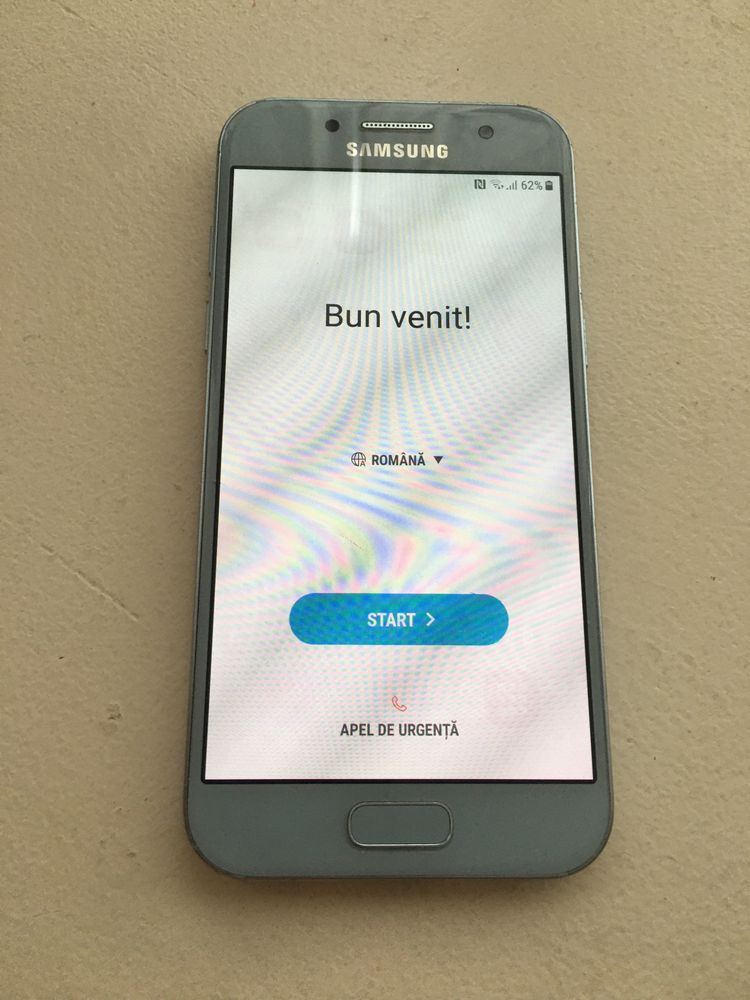 Samsung a3 display fisurat . Recarosare. De piese