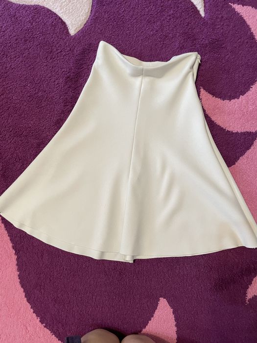 Fusta noua Bennetton