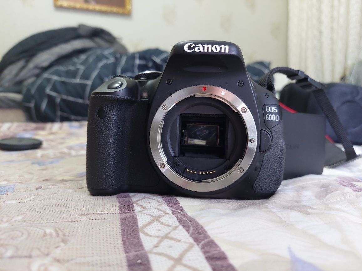 Продаётся фотоаппарат Canon EOS 600D