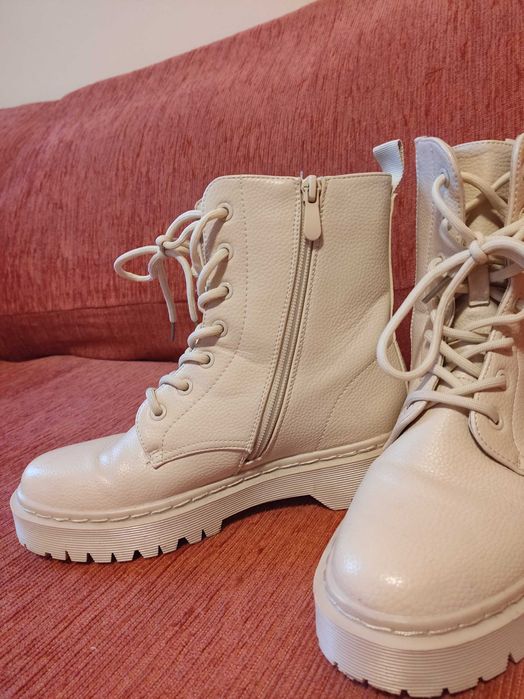 Дамски боти 38 номер, екрю