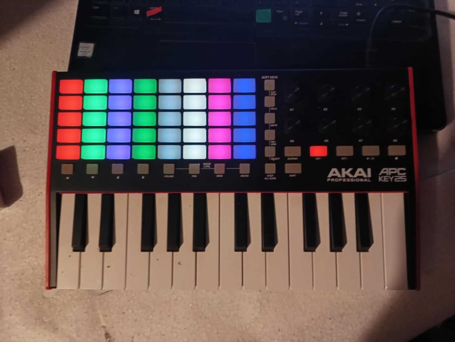 Midi контролери AKAI APC KEY 25 + AKAI LPD 8