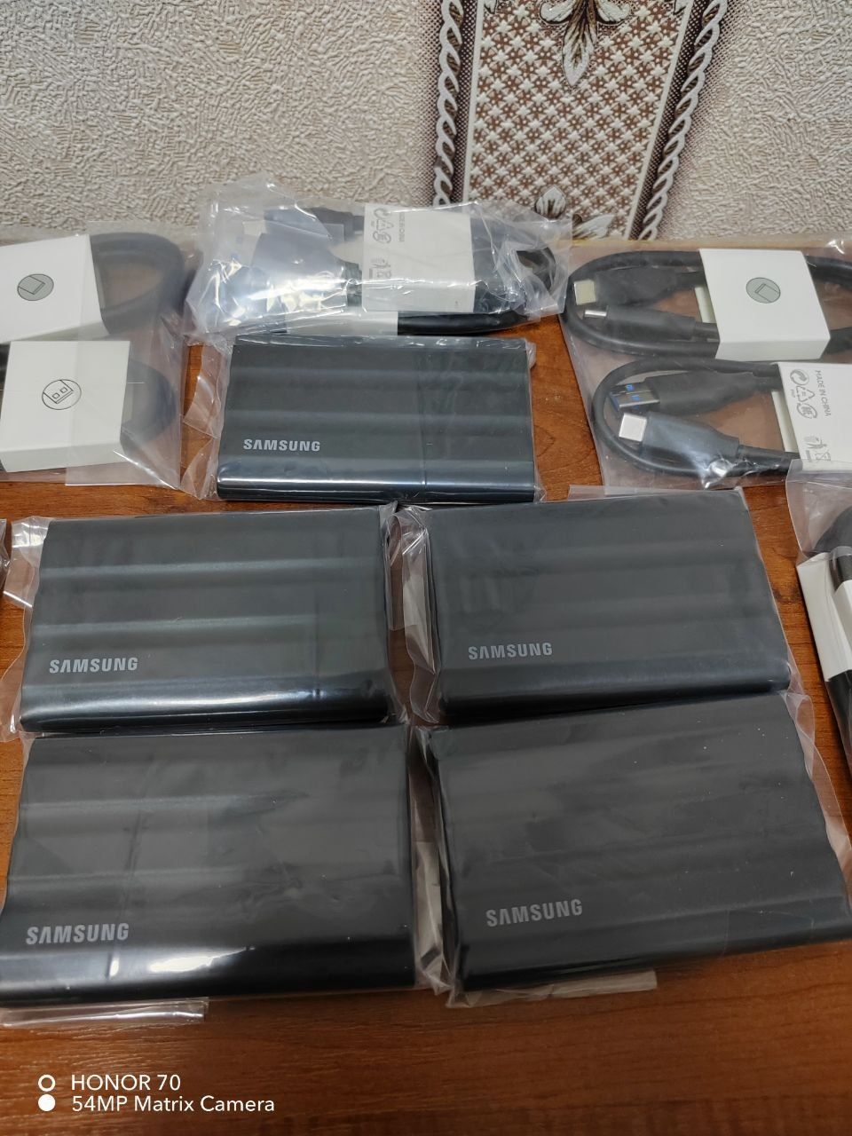 Samsung T7 Shield 1tb open box (упаковка открыть)