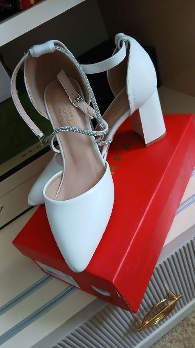 Tufli yangi kiyilmagan