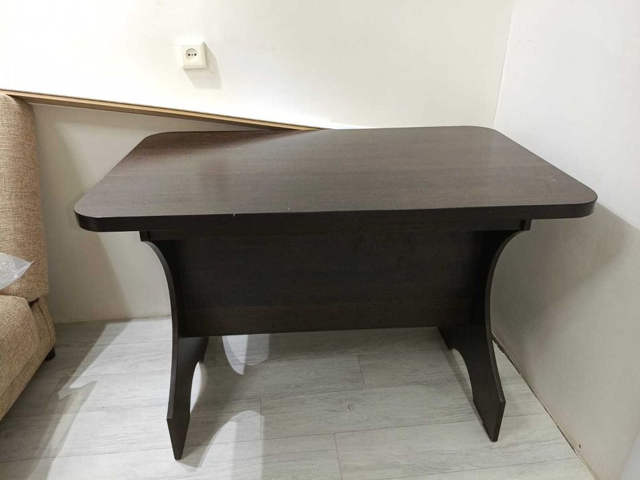 Продам кухонный стол