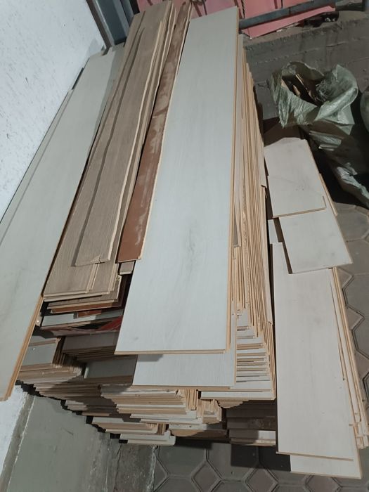 Ламинат б/у 90квадратов