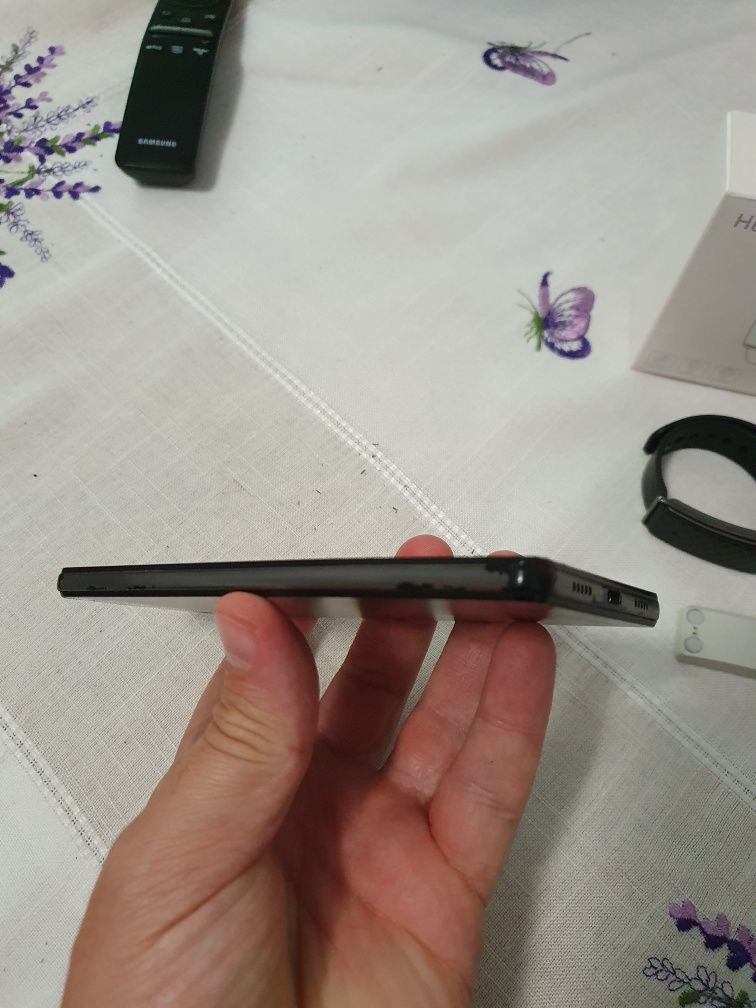 Huawei P8 Lite +husa flip + 2x Color Band A1 (cu încărcător, cutie)